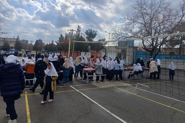 بازارچه مادر دختر در دبستان سمیه