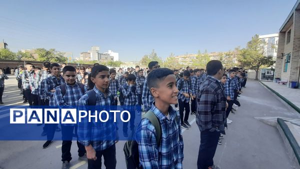 آغاز سال تحصیلی جدید در دبیرستان پسرانه عبدالحسین قفلی