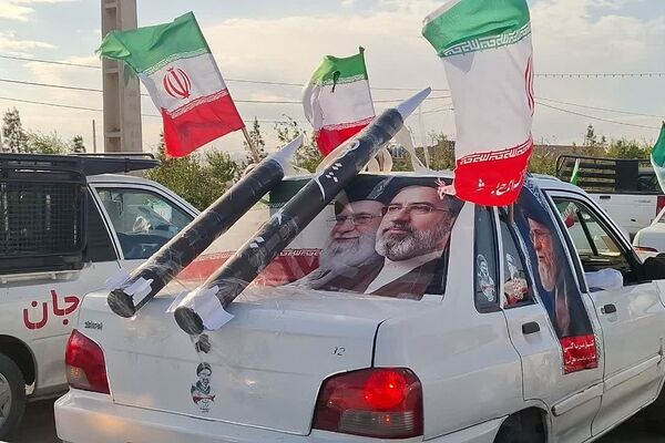 جلوه‌هایی از حرکت کاروان خودرویی بیعت با رهبر انقلاب در شهر کهک