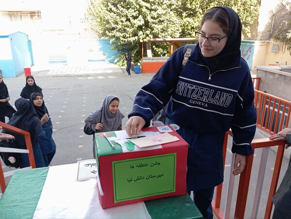 برگزاری جشن عاطفه ها در مدارس شهرستان قدس