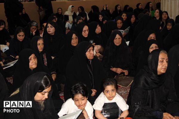 آیین گرامیداشت چهلم شهیدان ملکی در مصلای نظرآباد 