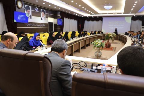دیدار معاون وزیر آموزش و پرورش با تشکل‌های دانش‌آموزی در تبریز