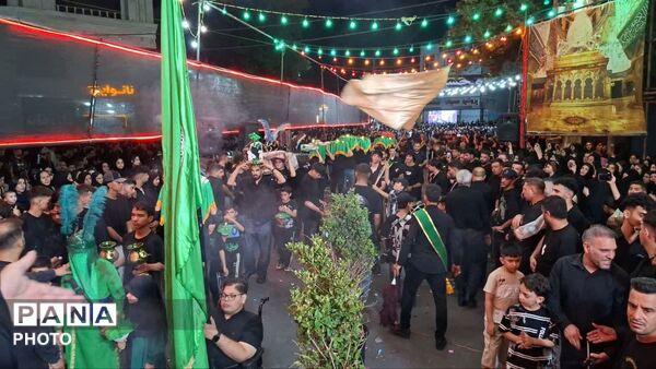 عزاداری و تعزیه خوانی مردم کرج در ظهر عاشورا 