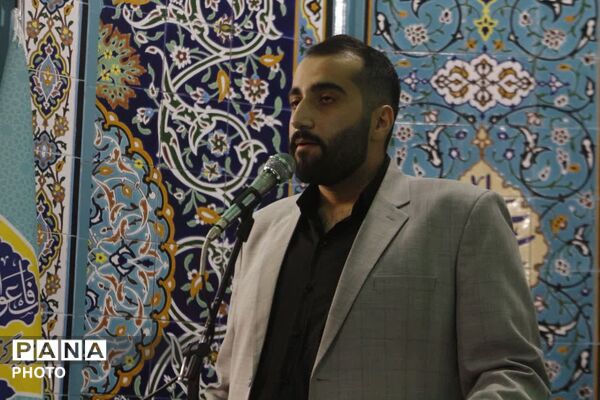 اقامه نماز باشکوه عید سعید فطر در شهرستان فیروزکوه