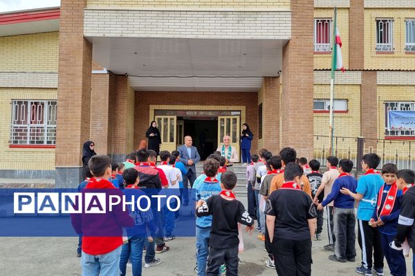 بازدید رئیس سازمان دانش‌آموزی کردستان و ارزیابان کشوری از روند فعالیت پیشتازان