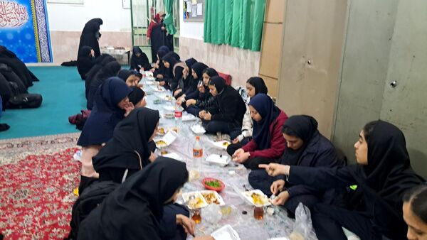 افطار و محفل انس با قرآن در ماه میهمانی خدا در گناباد