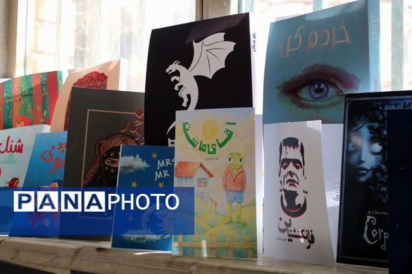 نمایشگاه آثار هنرجویان هنرستان فنی‌وحرفه‌ای دخترانه آفرینش پردیس