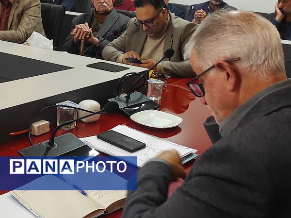  نشست خبری رئیس شورای شهر اصفهان با خبرنگاران