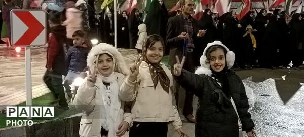 تجلی «قیام لیل» در فامنین؛ ۵۵ شب ایستادگی و بیعت با رهبری در قلب خیابان‌ها