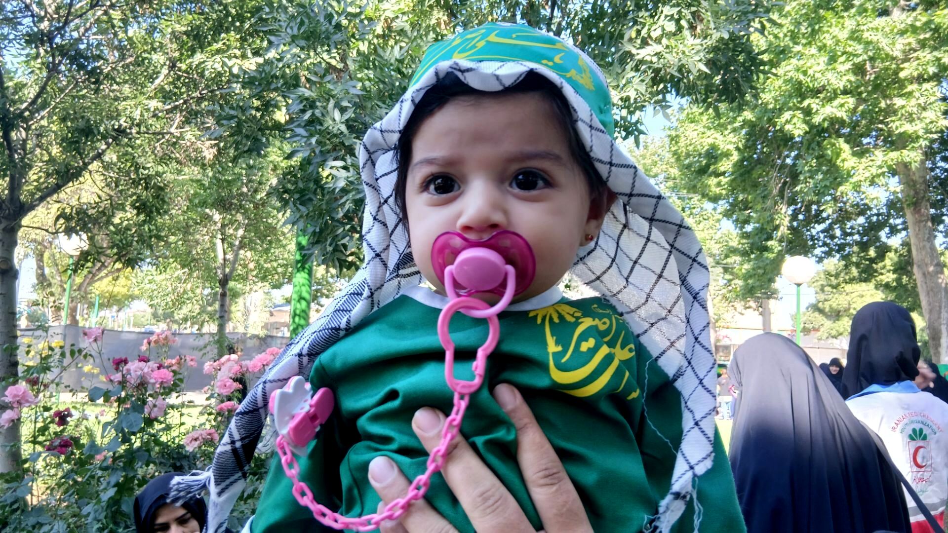 تجلی مظلومیت در آغوش مادران