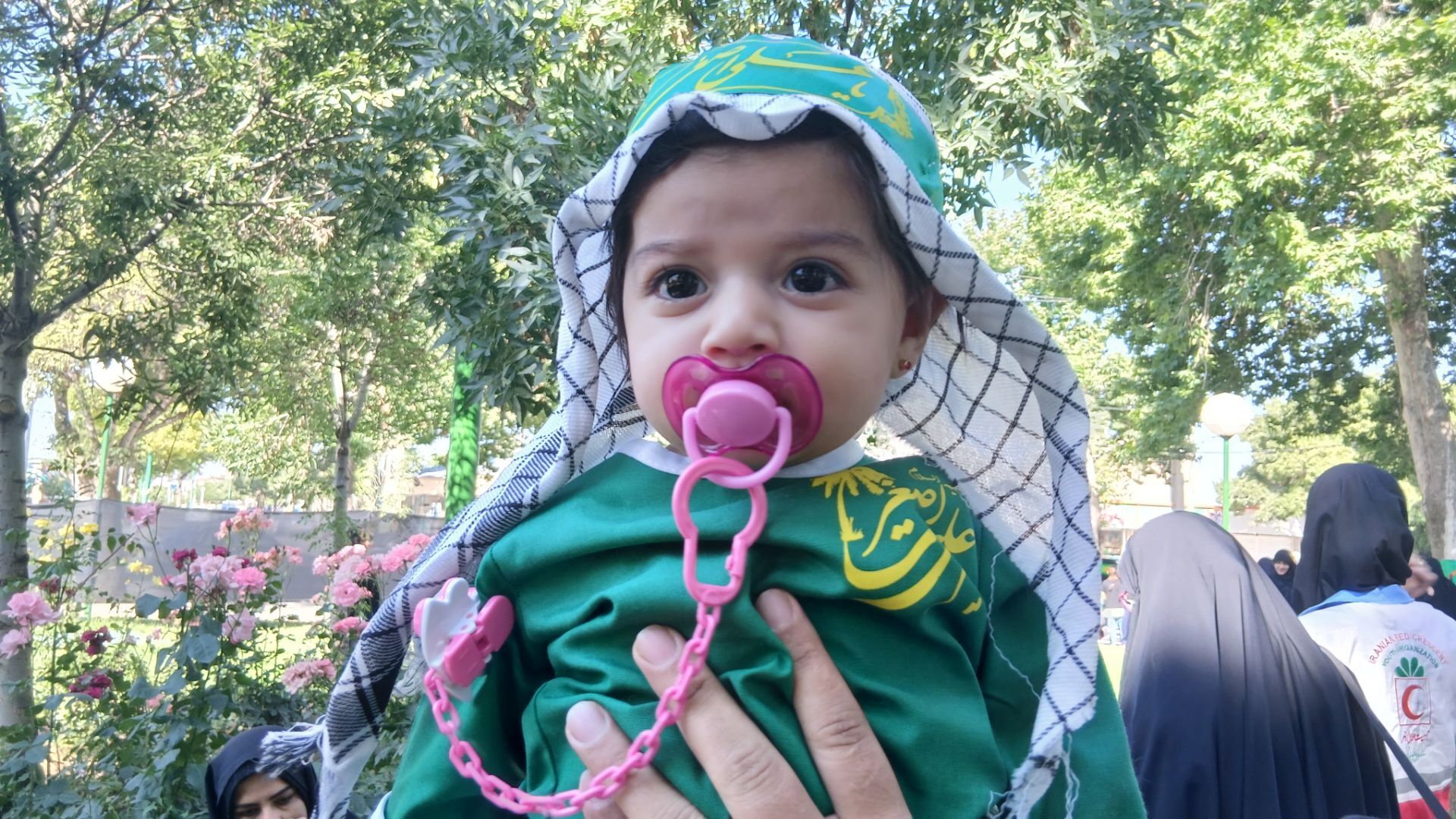 تجلی مظلومیت در آغوش مادران