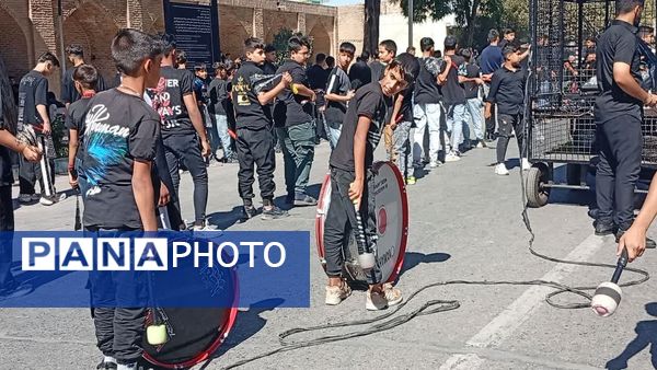 مراسم عزاداری و زنجیر زنی به مناسبت شهادت امام حسن عسکری«ع»