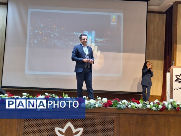 همایش آشنایی با مبانی هوش مصنوعی دانش‌آموزان شهرستان تربت حیدریه 