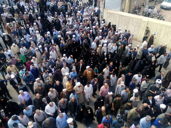 راهپیمایی نمازگزاران جمعه قم در حمایت از عملیات وعده صادق و طرح نور