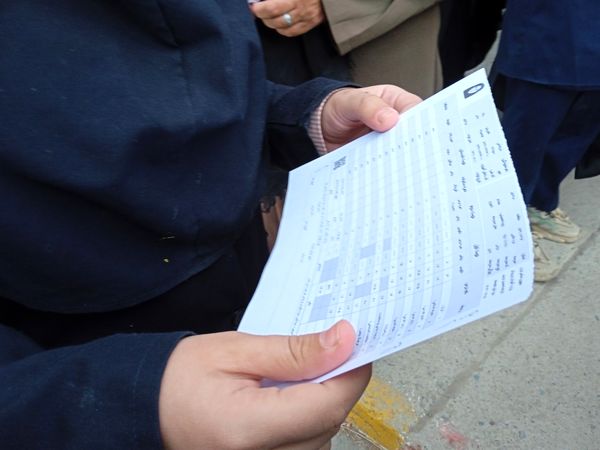 اعلام نتایج امتحانات نوبت اول دبیرستان عزت طلایی به والدین دانش آموزان 