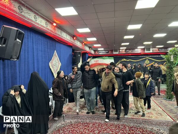 وداع خانواده سه شهید مدافع امنیت در معراج شهدای شهریار