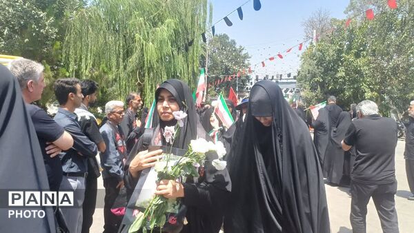 روایتی از مهر و ایثار با استقبال از خانواده شهدای میناب
