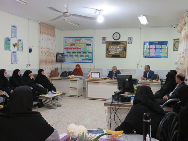 بازدید مدیر اداره آموزش و پرورش خلیل‌آباد از مدارس شهر