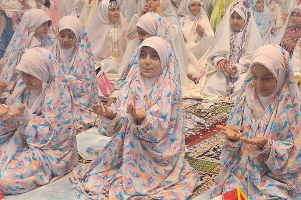 برگزاری جشن ۱۰۰۰ دانش‌آموز دختر روزه اولی در شیراز