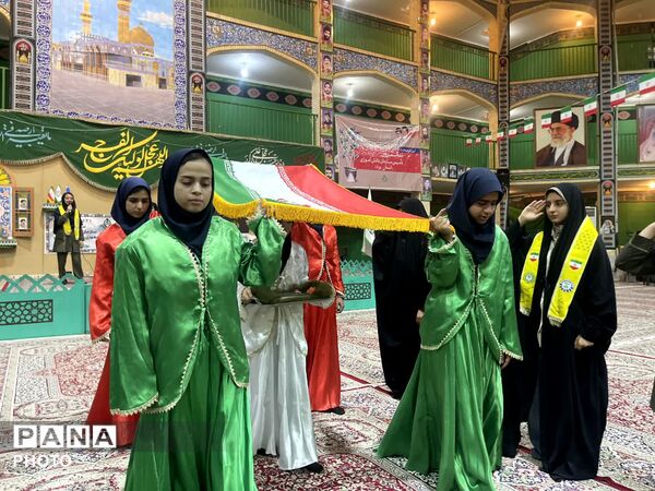 جلوه‌‌ای دیدنی از شور دانش‌‌آموزان در برنامه سالروز تاسیس سازمان دانش آموزی در یزد