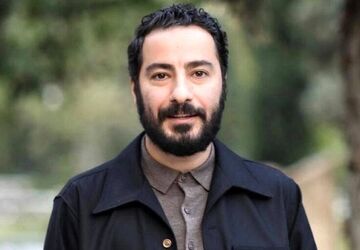 نوید محمدزاده روی صحنه می‌رود