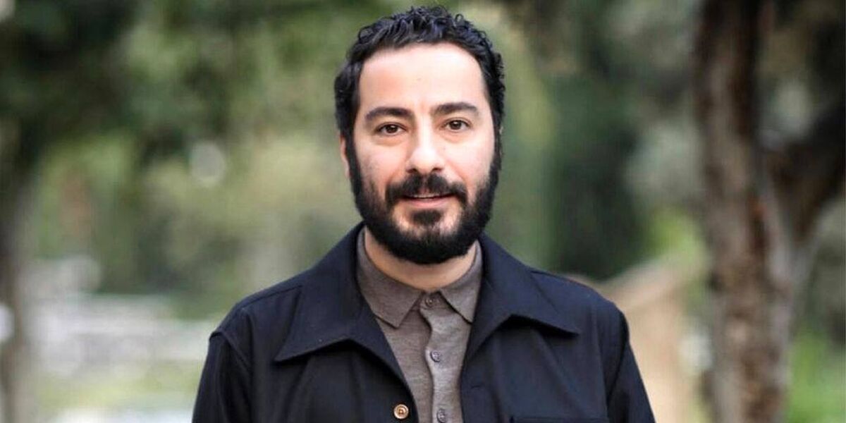 نوید محمدزاده روی صحنه می‌رود