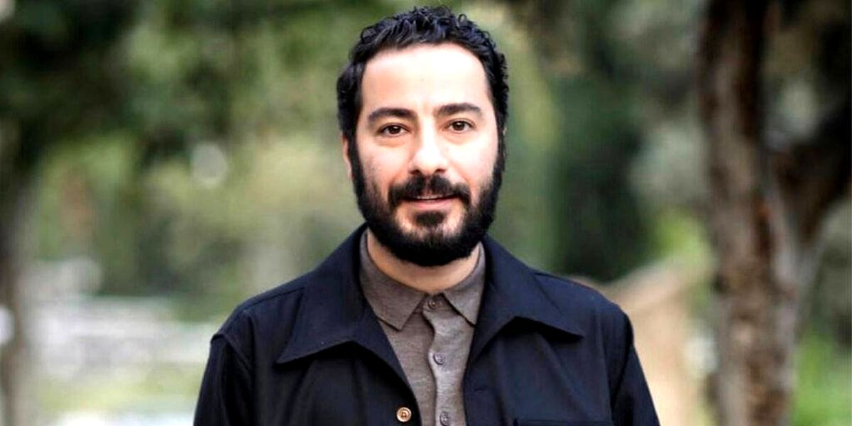 نوید محمدزاده روی صحنه می‌رود