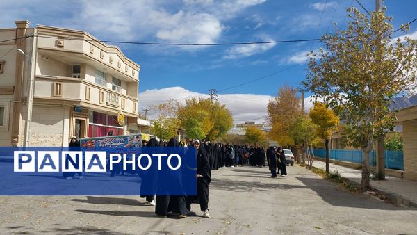 حضور پرشور دانش‌آموزان فریدنی در راهپیمایی 13 آبان