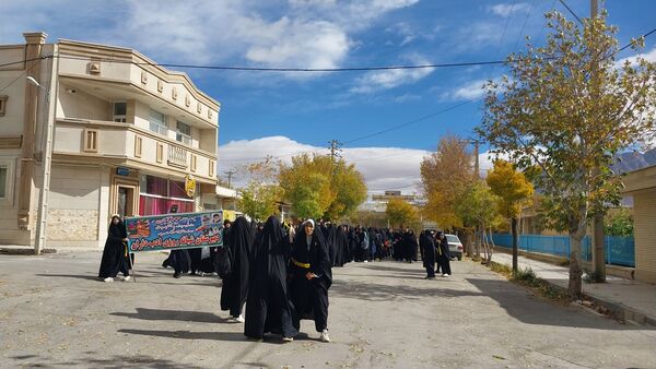 حضور پرشور دانش‌آموزان فریدنی در راهپیمایی 13 آبان