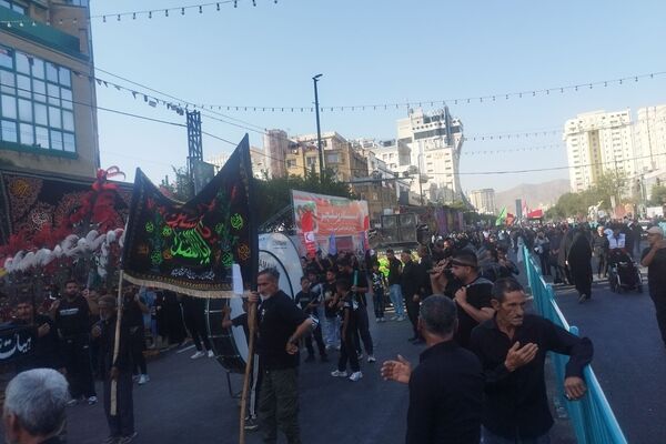 قرارگاه عشق؛ مشهد در سوگ شهادت ضامن اهل‌بیت (ع) پوشیده شد