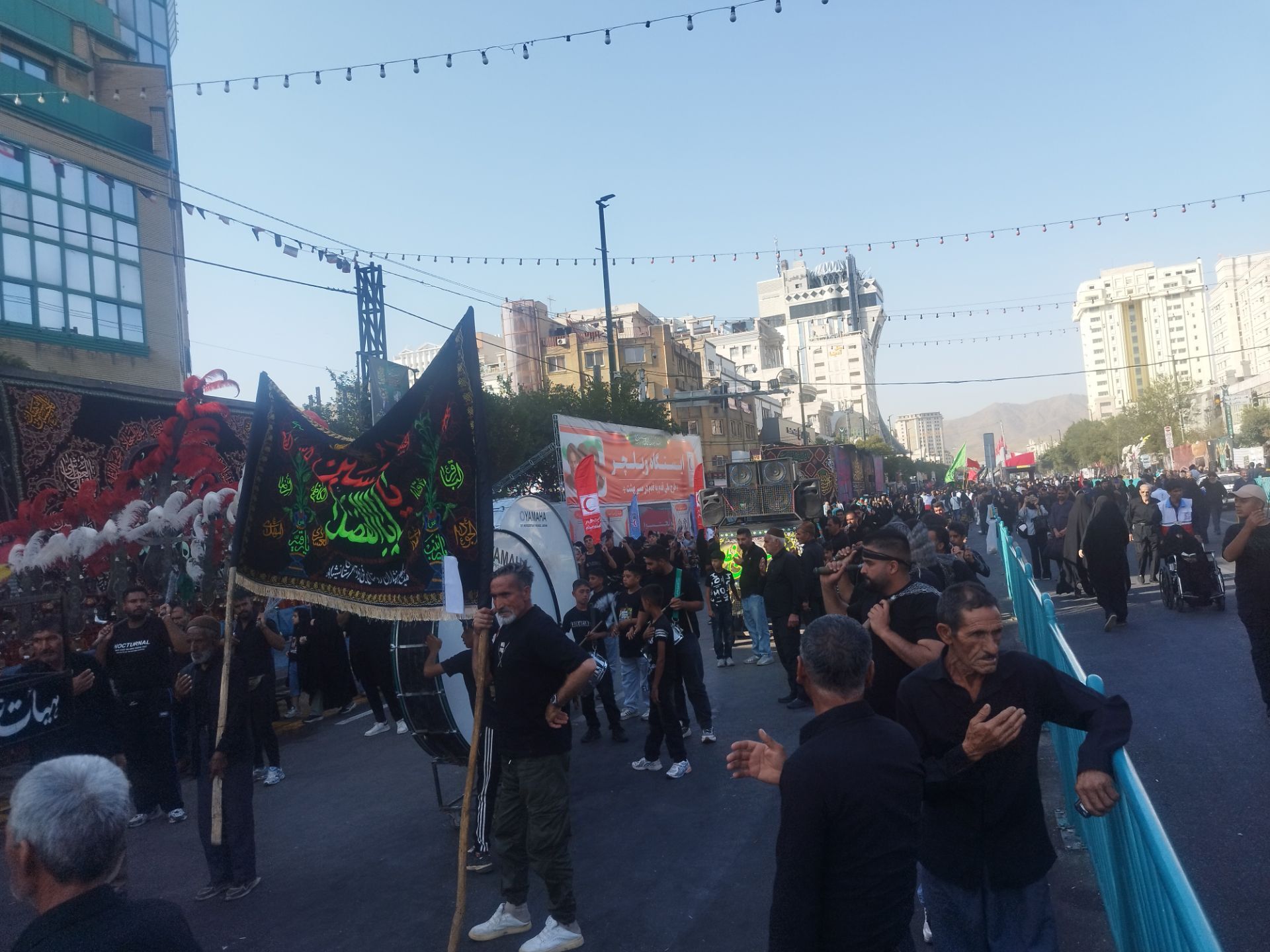 قرارگاه عشق؛ مشهد در سوگ شهادت ضامن اهل‌بیت (ع) پوشیده شد