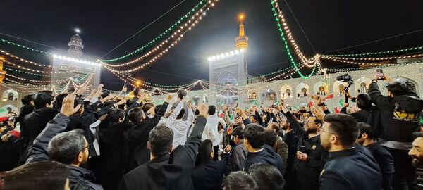 طنین گلبانگ انقلاب صحن انقلاب حرم مطهر  امام رضا (ع)