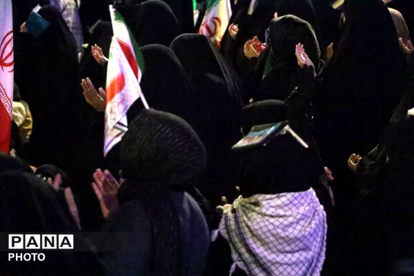 احیا در اولین شب قدر و هشتمین شب مراسم شهادت قائد امت آیت الله خامنه ای 