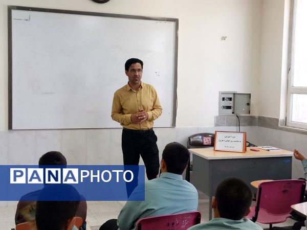 دوره آموزشی بهداشتی ویژه روز جهانی هاری در دبیرستان رئیس زاده خلیل آباد