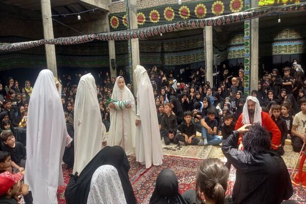 اجتماع بزرگ شیرخوارگان حسینی در شهرستان فاروج 