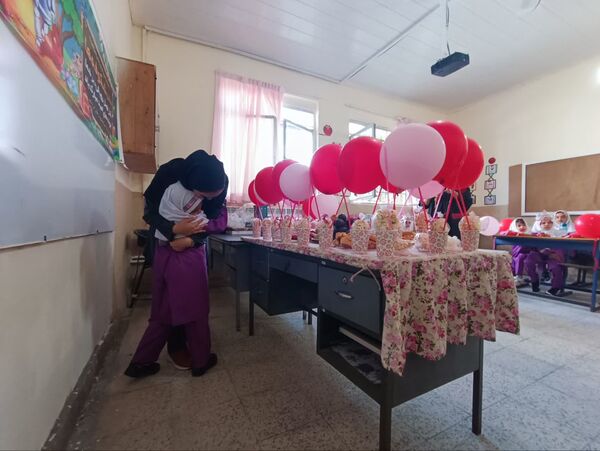 جشن شکوفه‌ها در دبستان شهید رجایی ایزدشهر
