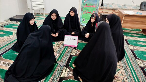 دانش‌آموزان در تریبون آزاد، نقدهای خود را به مسئولان مطرح کردند