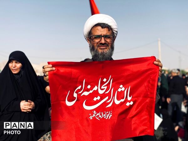 دریای خروشان جمعیت در سوگ «امام شهید امت» قم