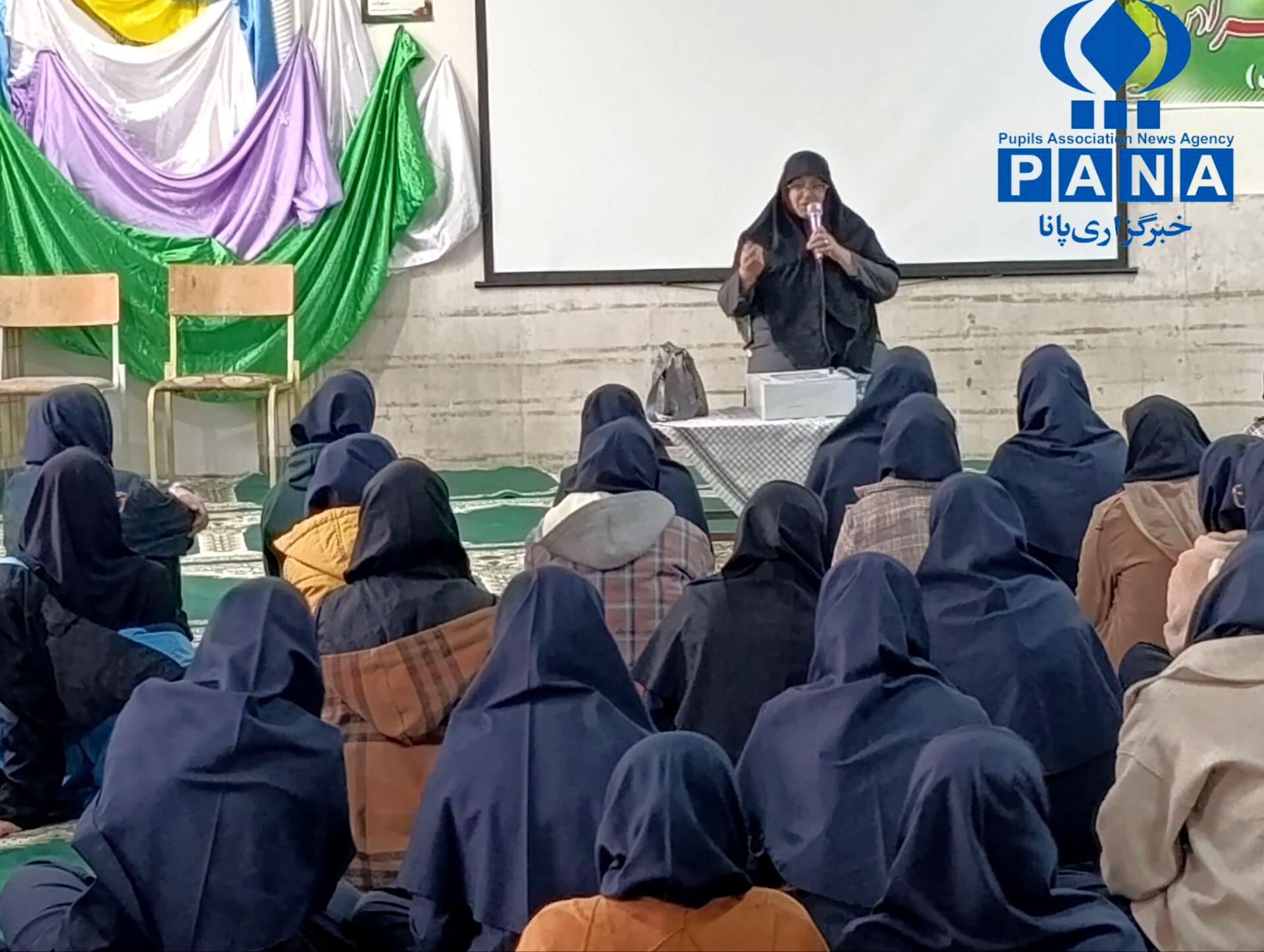 تمرین عملی آمادگی دفاعی در مدرسه شاهد نهاوند