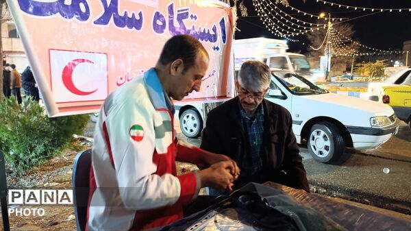 دهه نودی‌ها در زیر چتر انقلاب 