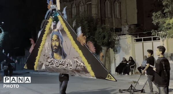 عزاداری پرشور مردم سامن در سوگ امام حسین (ع)