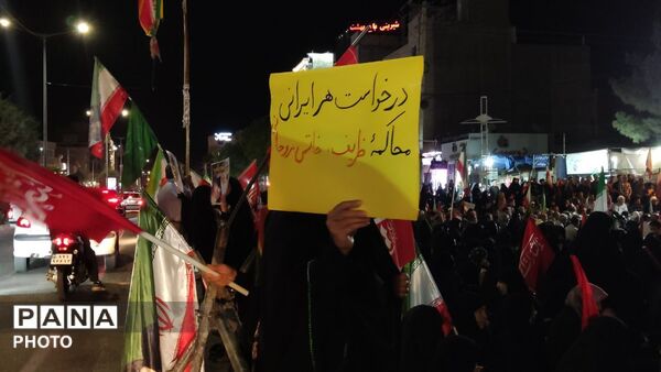 تجمع گسترده مردم در بلوار فضل در شب ۱۶۴