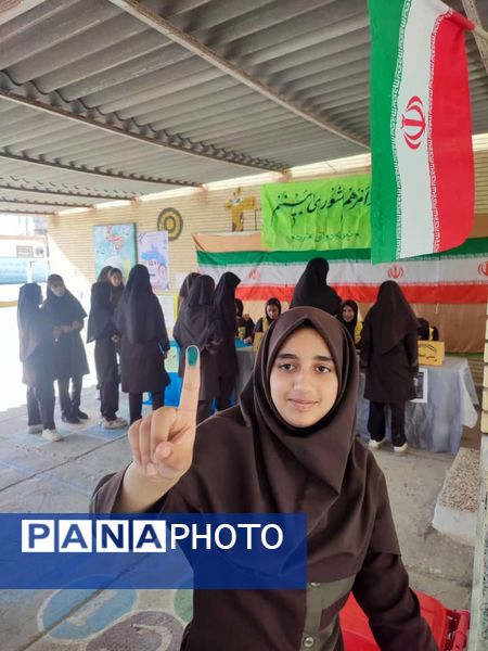 انتخابات شورای دانش‌آموزی در مدرسه نمونه دولتی عترت جاسک