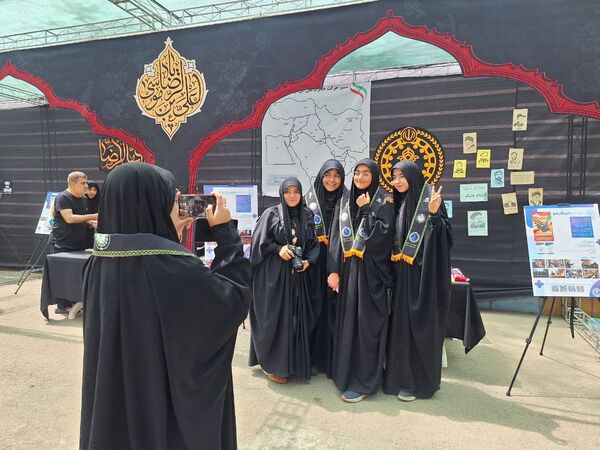 موکب «هم‌قدم تا حرم»؛ میعادگاه خادمان دانش‌آموز