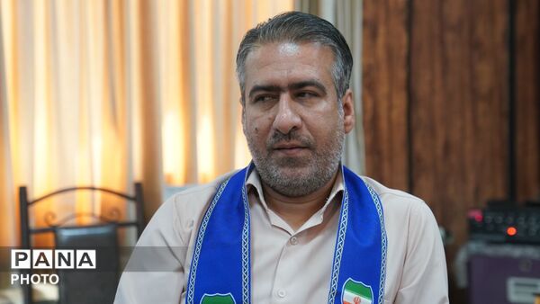 مراسم تجلیل از مربیان برتر پیشتاز و خبرنگاران فعال ناحیه چهار 