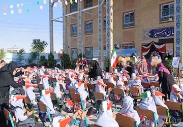 جشن شکوفه ها در مدرسه دیهیم مشهد