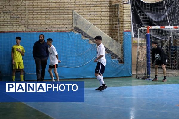 مسابقات قهرمانی فوتسال در منطقه کهریزک 