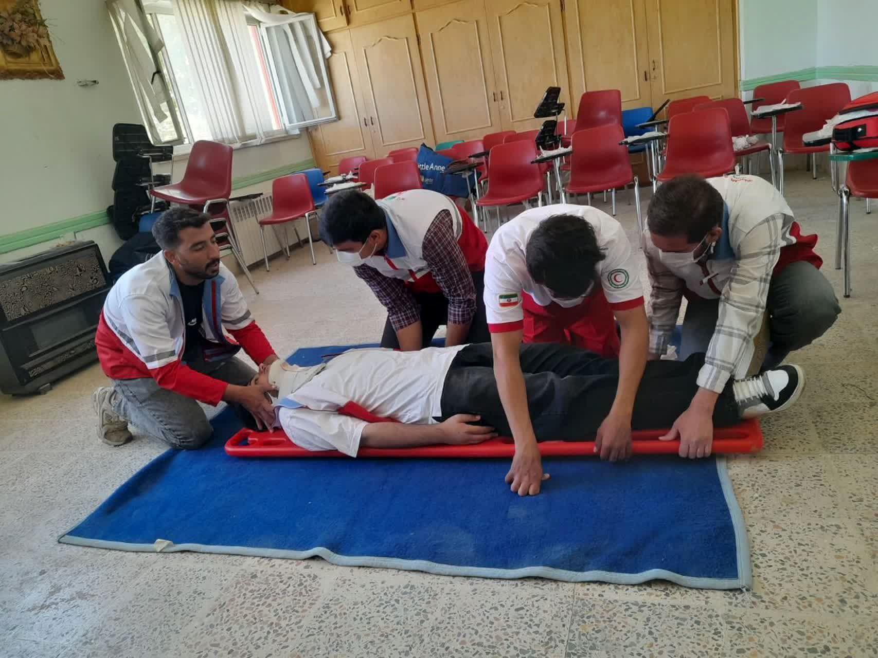 هدف هلال احمر شناسایی جوانان مستعد برای فعالیت‌های امدادی است