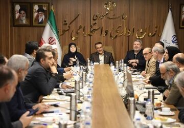 خبرنگاران منصفانه نقد کنند و راوی امید، حقیقت و منافع ملی باشند