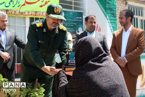 زنگ سپاس معلم در فاروج به صدا در آمد 